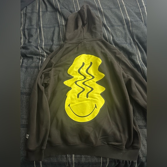 H&M X Smiley Sweatshirt - Picture 1 of 5